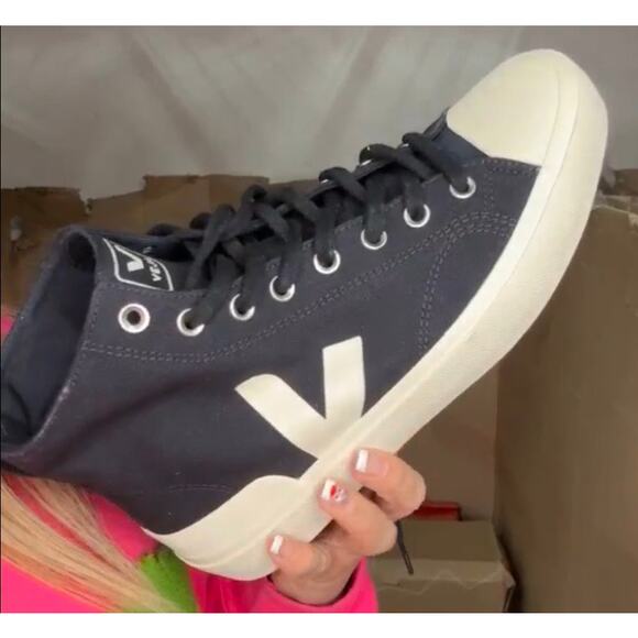 VEJA Wata II Size 9.5 New without Box MSRP $155 SOO - Picture 9 of 13